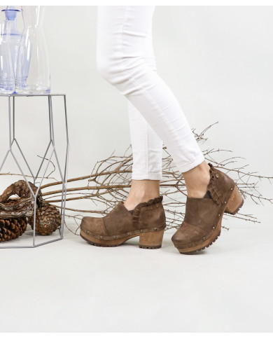 Botins de Senhora Ginova em Tacão Madeira