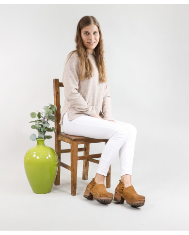 Botins de Senhora Ginova em Tacão Madeira