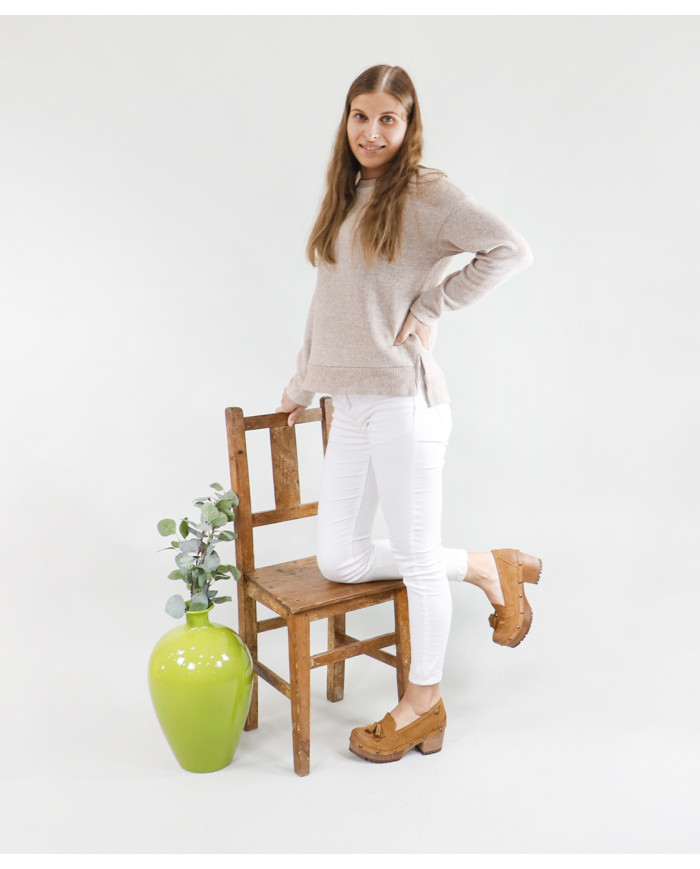 Lady Ginova Shoes on Wood Sole