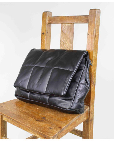 El hombro negro de Lady Bolsa