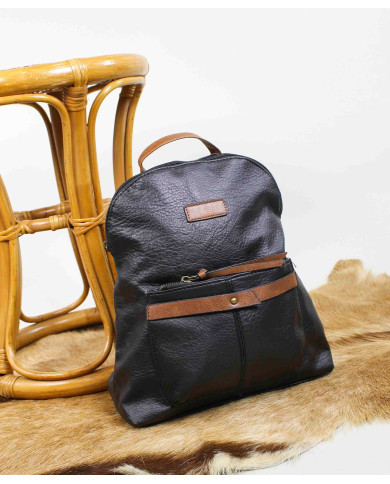 Mochila Preta de Senhora com Bolso Frontal