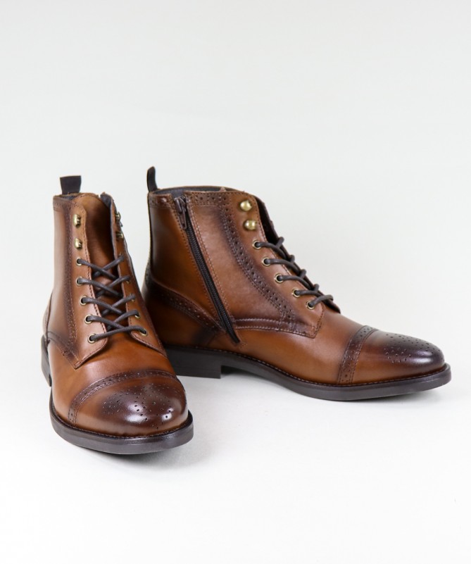 Man Ginova Boots with Cords