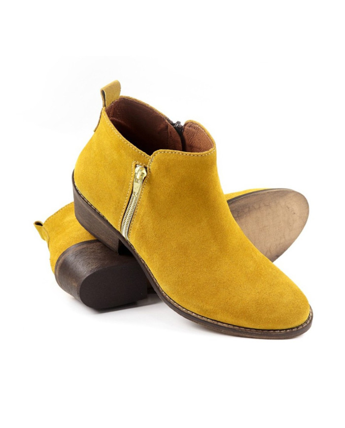 Botas de Senhora Mostarda com Fecho Dourado Ginova