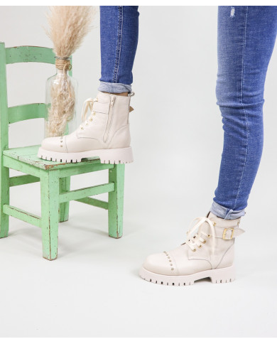 Botas militares de mujeres Ginova con Tachas