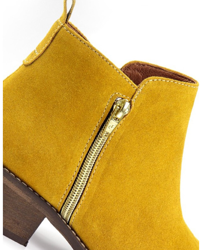 Mostarda Ladies Boots with Golden Fecho Ginova