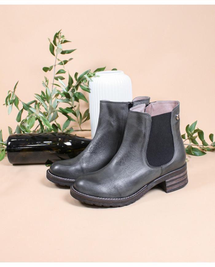 Boots of Lady Ginova with Elastic