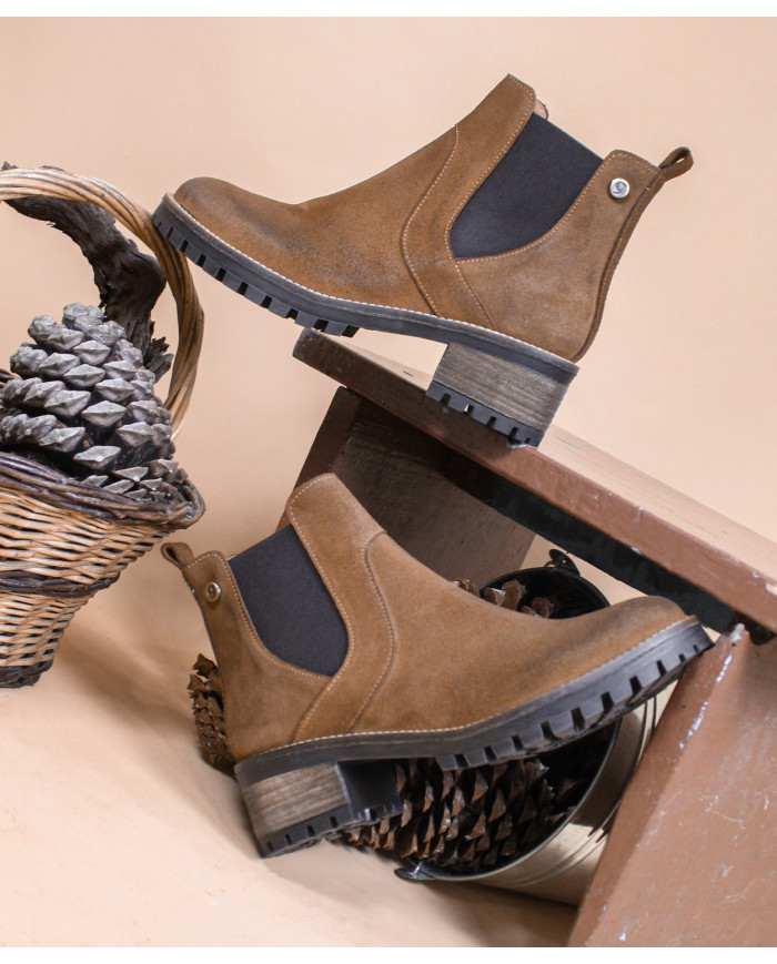 Botas de Senhora Ginova com Elástico nas Laterais