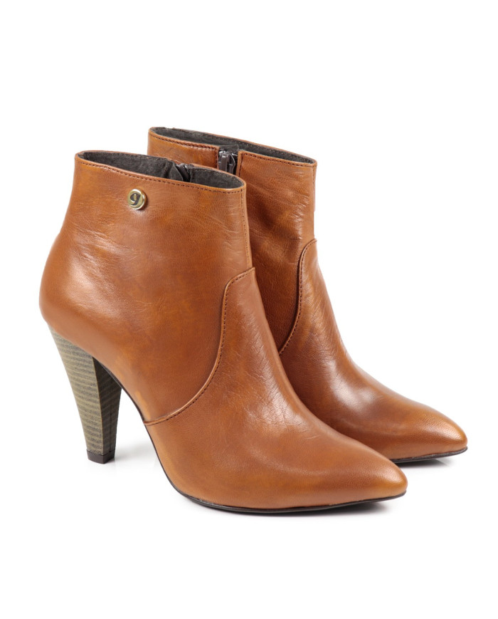 Camel Boots of Salto Alto Ginova in Skin