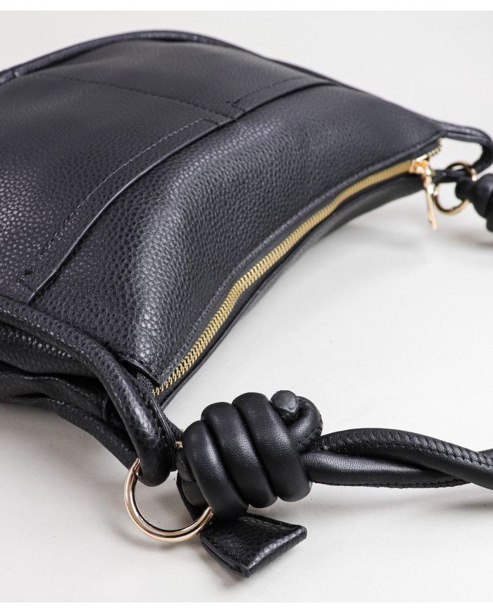 Lady's Bag in Black with Pockets