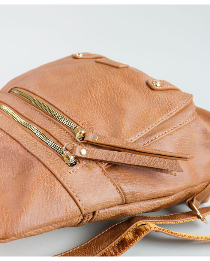 Mochila Camel con 2 damas de frente