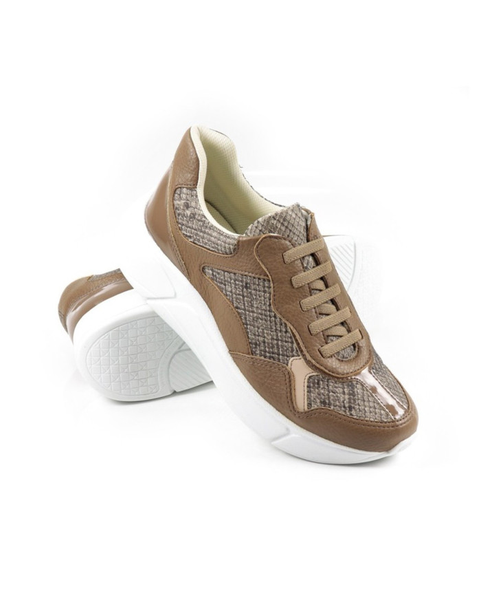 Damas Entrenadores con Piccadilly Wholesalers