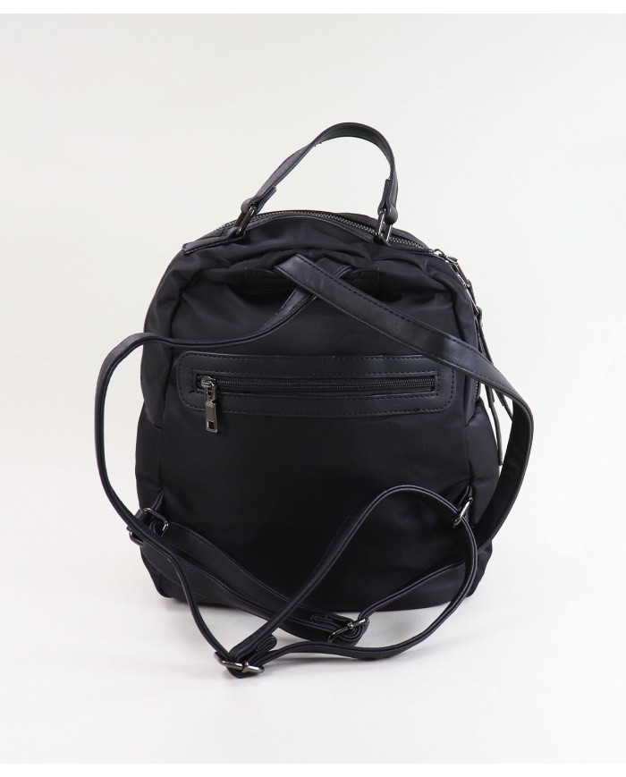 Mochila negra con la textura de almohada de Lady