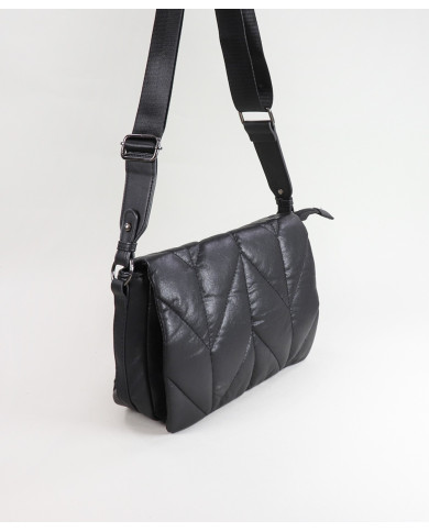 Black Case of Lady Tiracolo