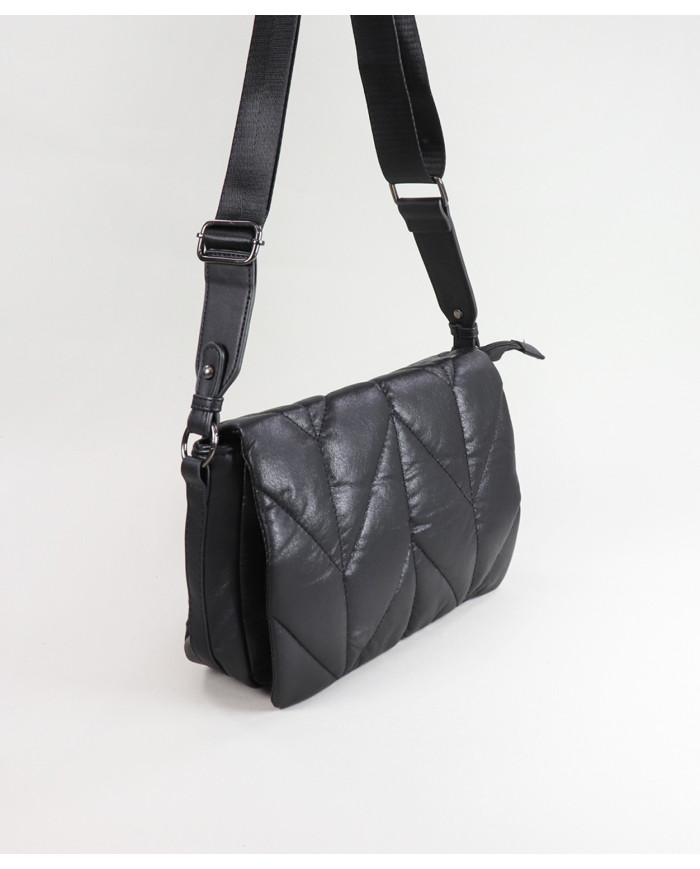 Black Case of Lady Tiracolo