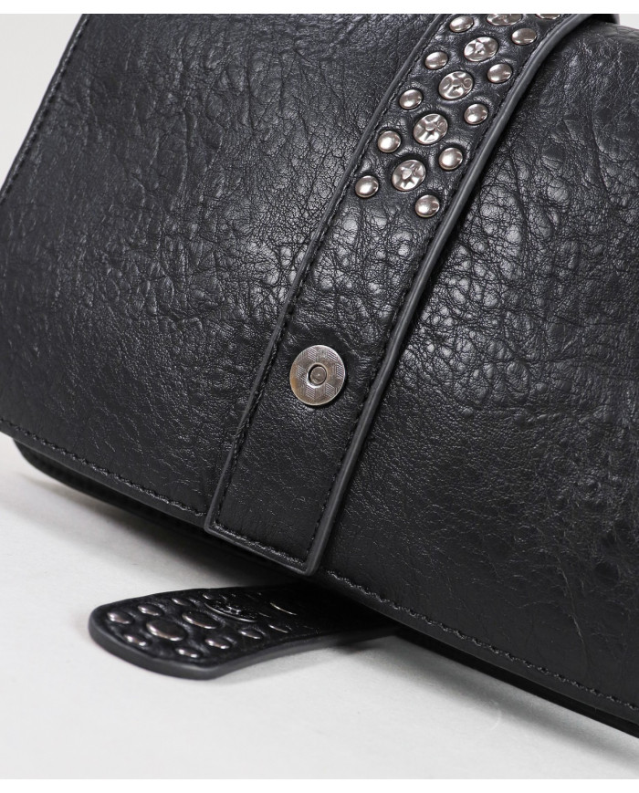 Black Case of Lady Tiracolo