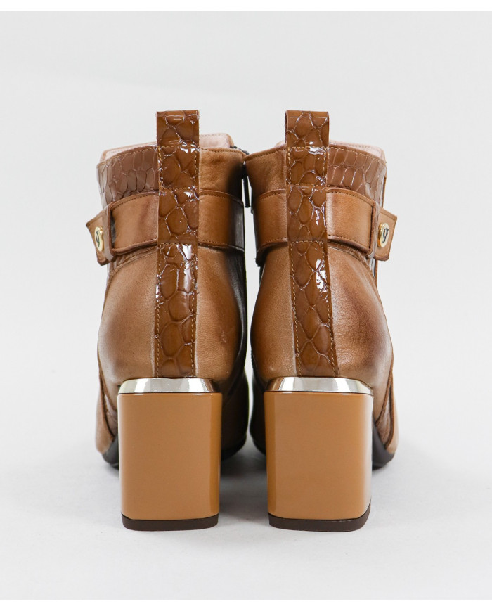 Maria Ginova boots with Tacão Decorated