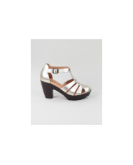 Sandals by Senhora Ginova in Camurça