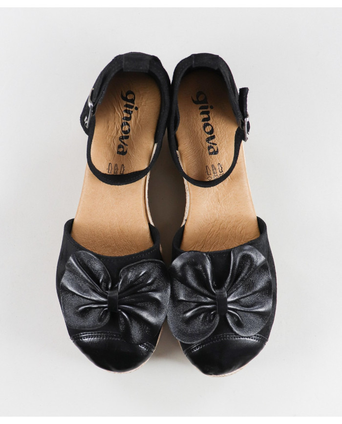 Sandals by Senhora Ginova with Laço