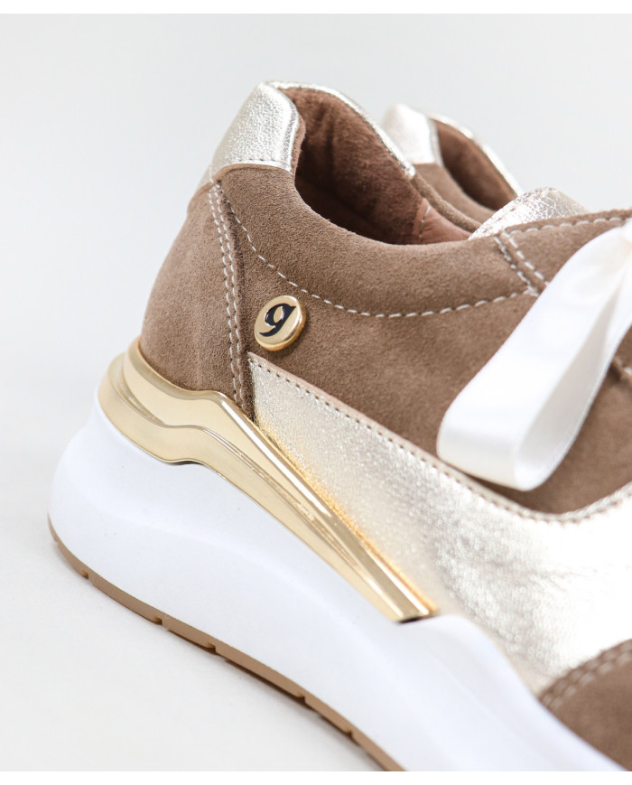Zapatos de Mujer Ginova con Detalle Dorado
