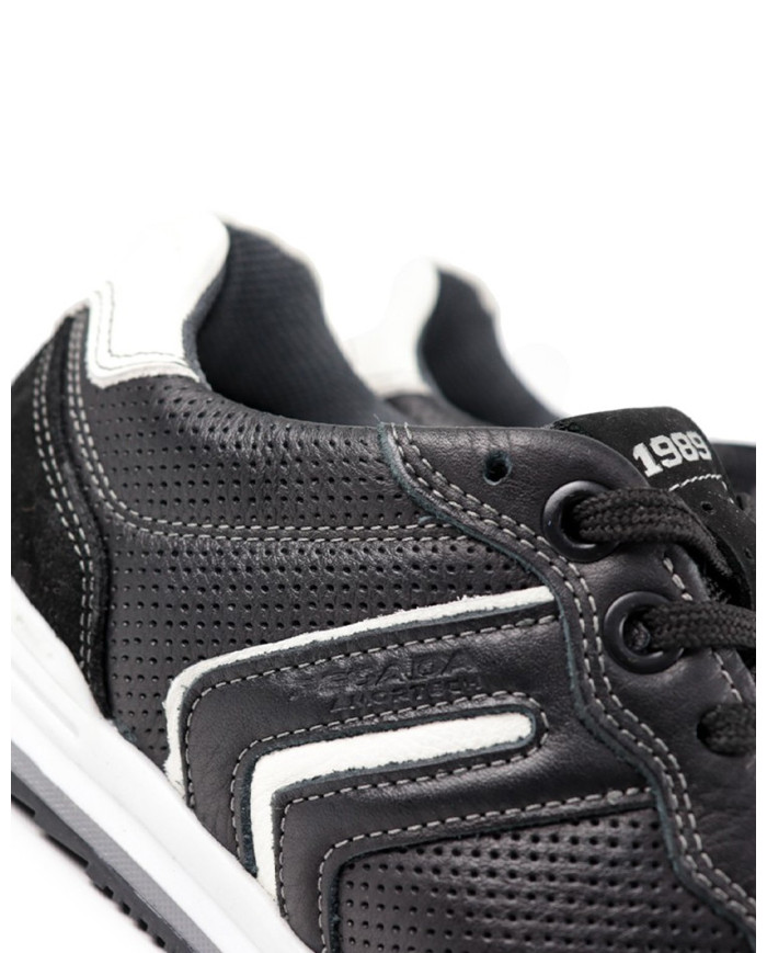 Men's Black Foot Trainers with Amortech Insoles