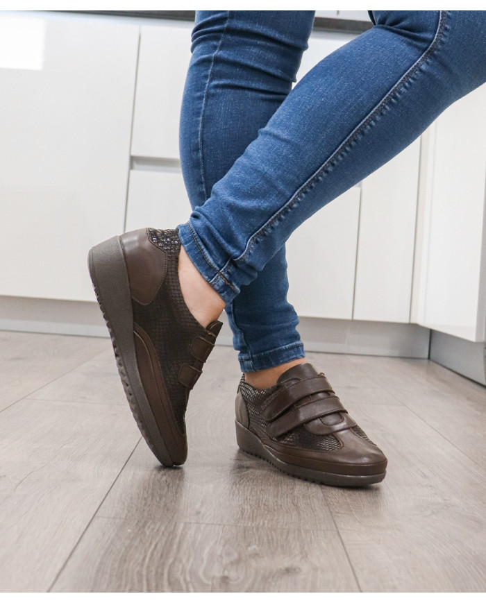 Sapatos de Mulher Ginova com Dupla Tira de Velcro