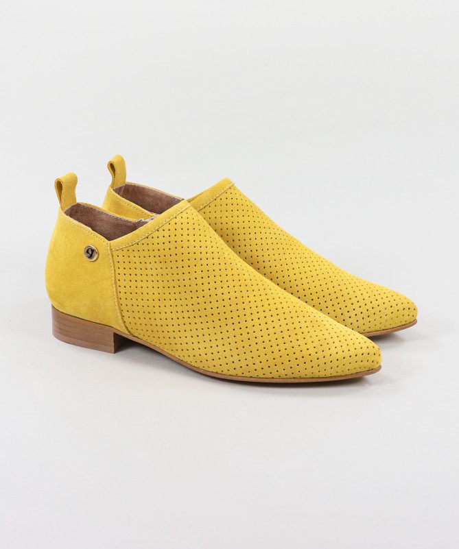 Ginova Perforated Lady's Shoes