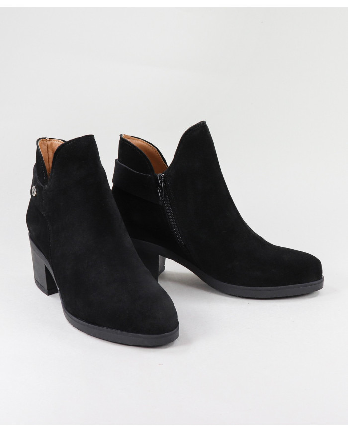 Ginova Women's Boots with Clasp