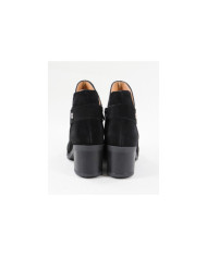 Ginova Women's Boots with Clasp