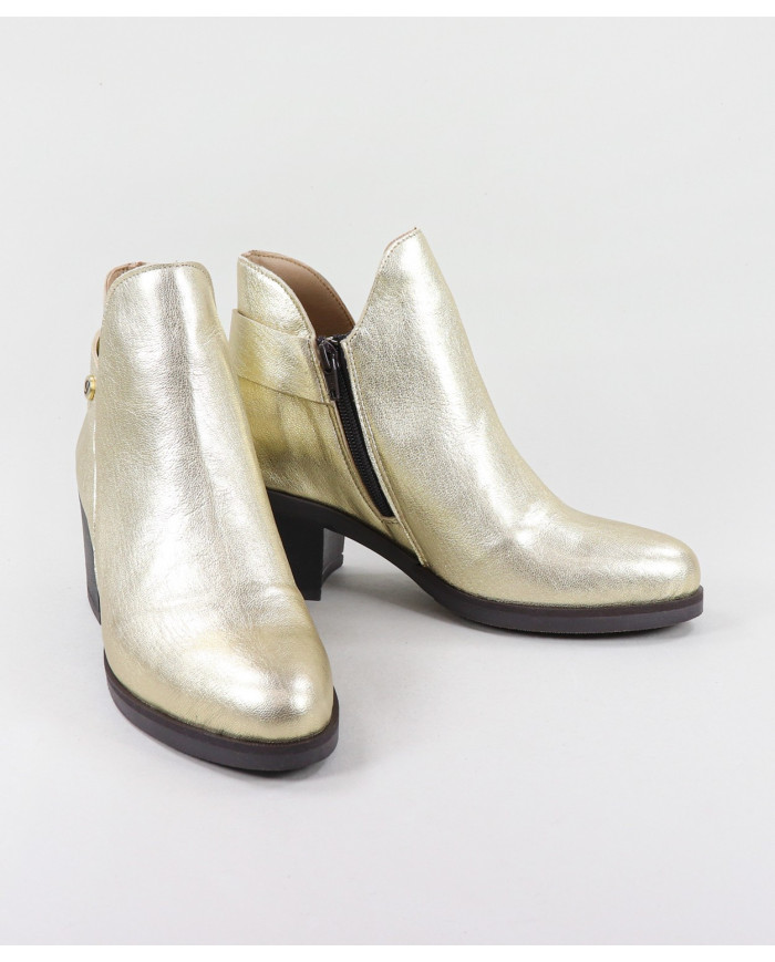 Ginova Woman Boots with Metalized Effect