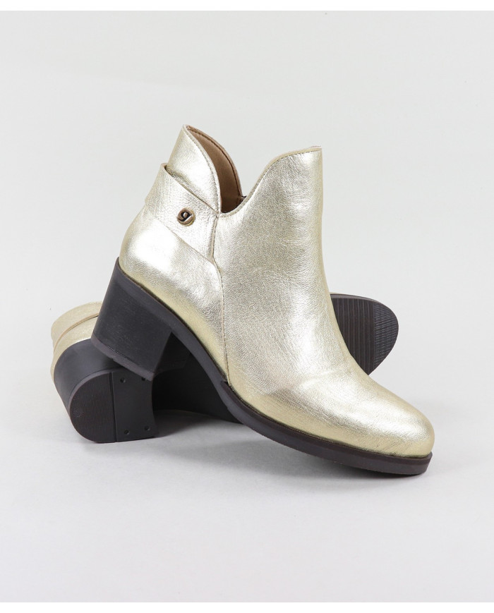 Ginova Woman Boots with Metalized Effect