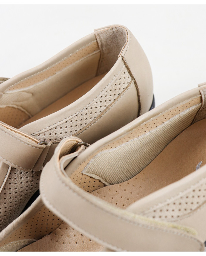 Ginova Women's Shoes with Velcro Strip