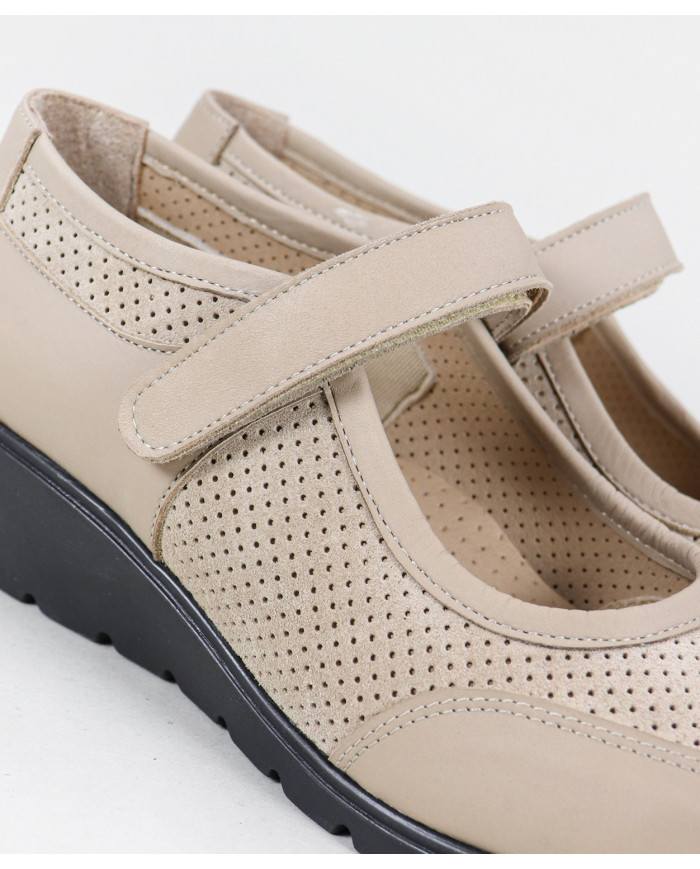 Ginova Women's Shoes with Velcro Strip