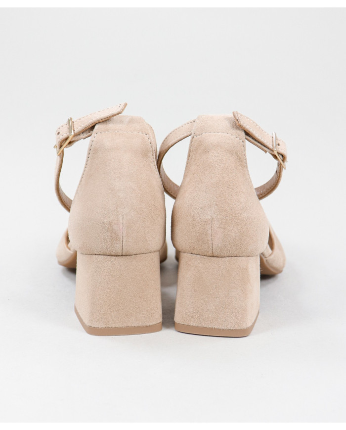 Lady Ginova Shoes with Adjustable Strip