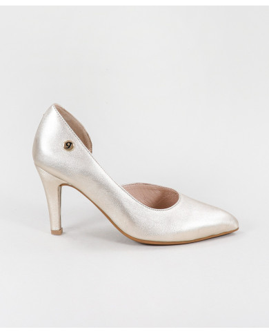 Stilettos by Madame Ginova with Elegant Cut