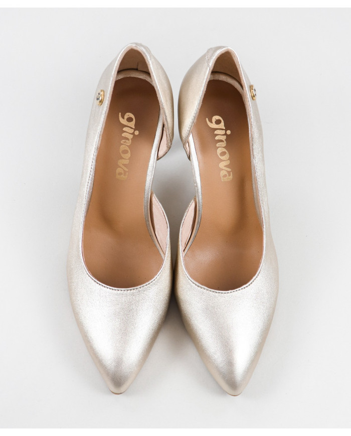 Stilettos by Madame Ginova with Elegant Cut