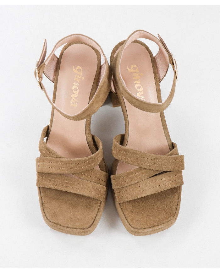 Sandals by Senhora Ginova with Tacão Largo