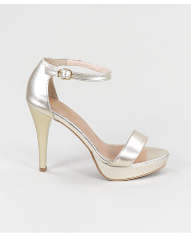 Elegant Sandals of Lady Ginova