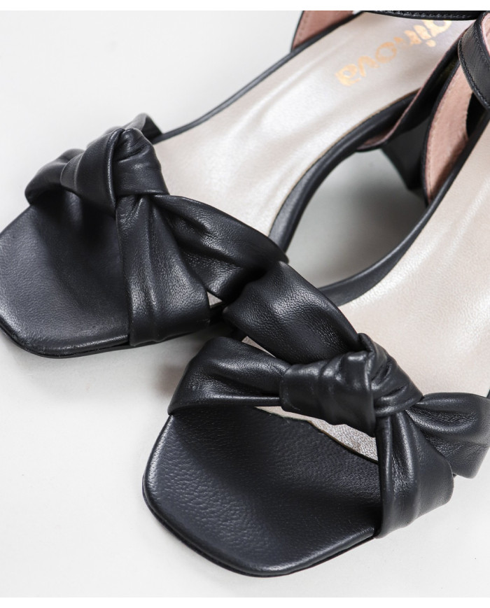 Sandals by Senhora Ginova with Node