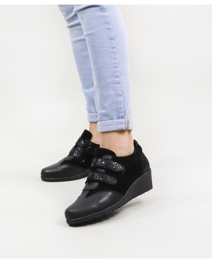 Ginova Women Shoes with Double Velcro Strip