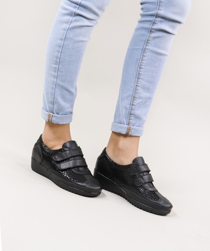 Sapatos de Mulher Ginova com Dupla Tira de Velcro