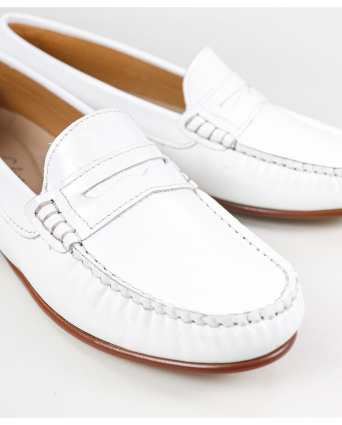 Mocasines de Mujer Ginova con Acabado Barnizado