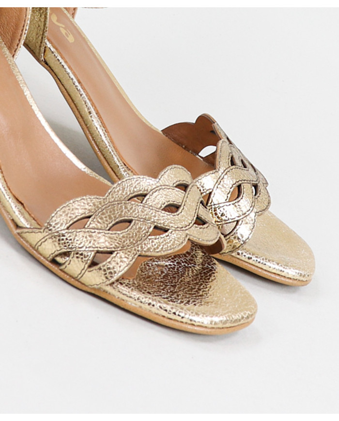 Sandals by Senhora Ginova with Tira Decorated