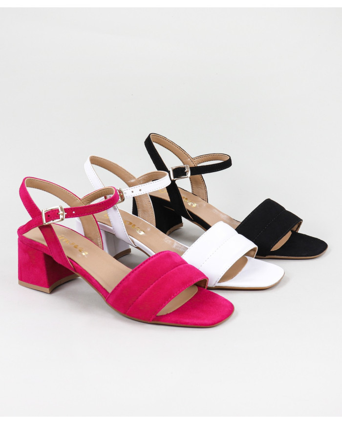 Sandals by Senhora Ginova with Tira Pillow