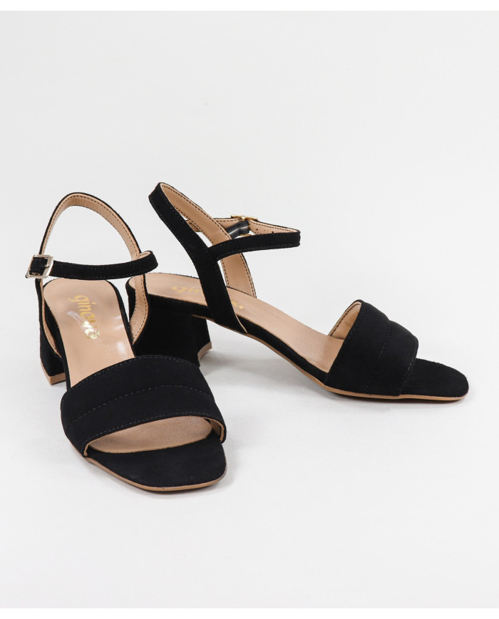 Sandals by Senhora Ginova with Tira Pillow