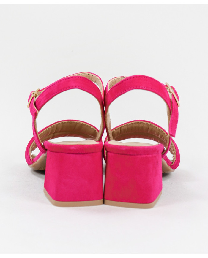 Sandals by Senhora Ginova with Tira Pillow