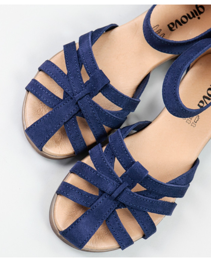 Lady Ginova Sandals with Cross Strips in Camurça