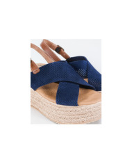 Ladies Sandals in Cunha with Cross Strips