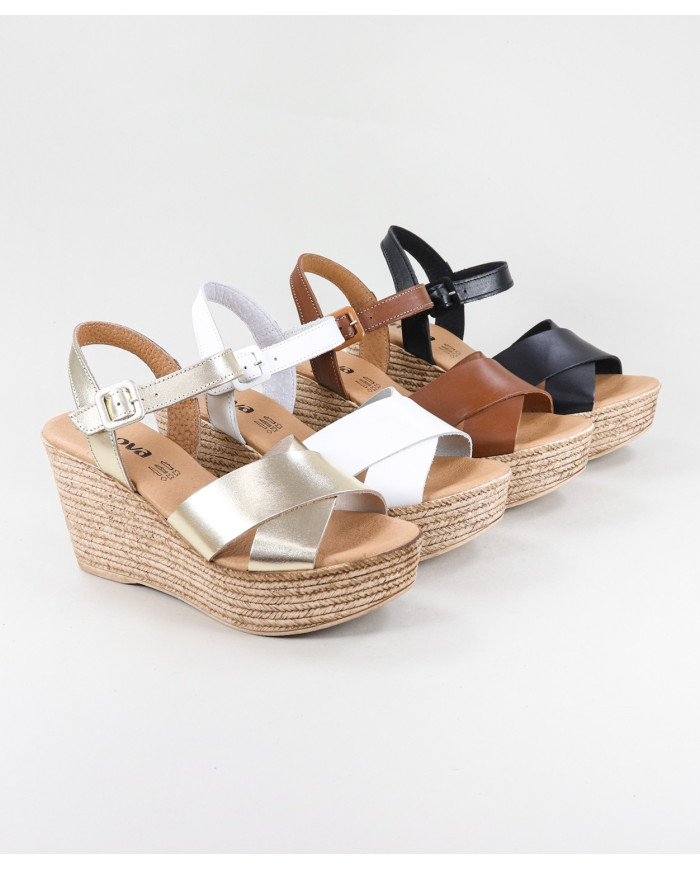 Ladies Sandals in Cunha with Cross Strips