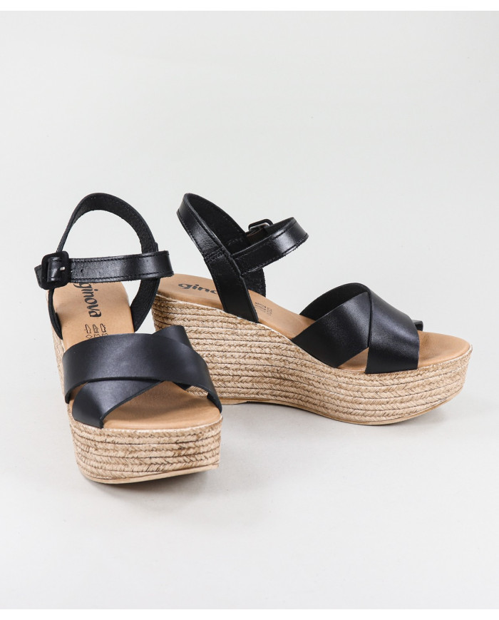 Ladies Sandals in Cunha with Cross Strips