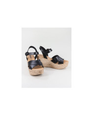 Ladies Sandals in Cunha with Cross Strips